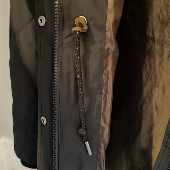 Eddie Bauer Women’s Winter Jacket - Picture 4 of 4